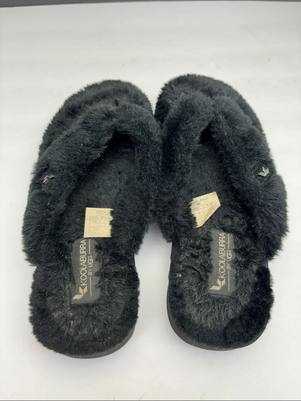 Koolaburra by Ugg thong slippers for big girl SZ 5, box 80
